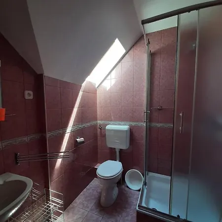 Edit Apartman